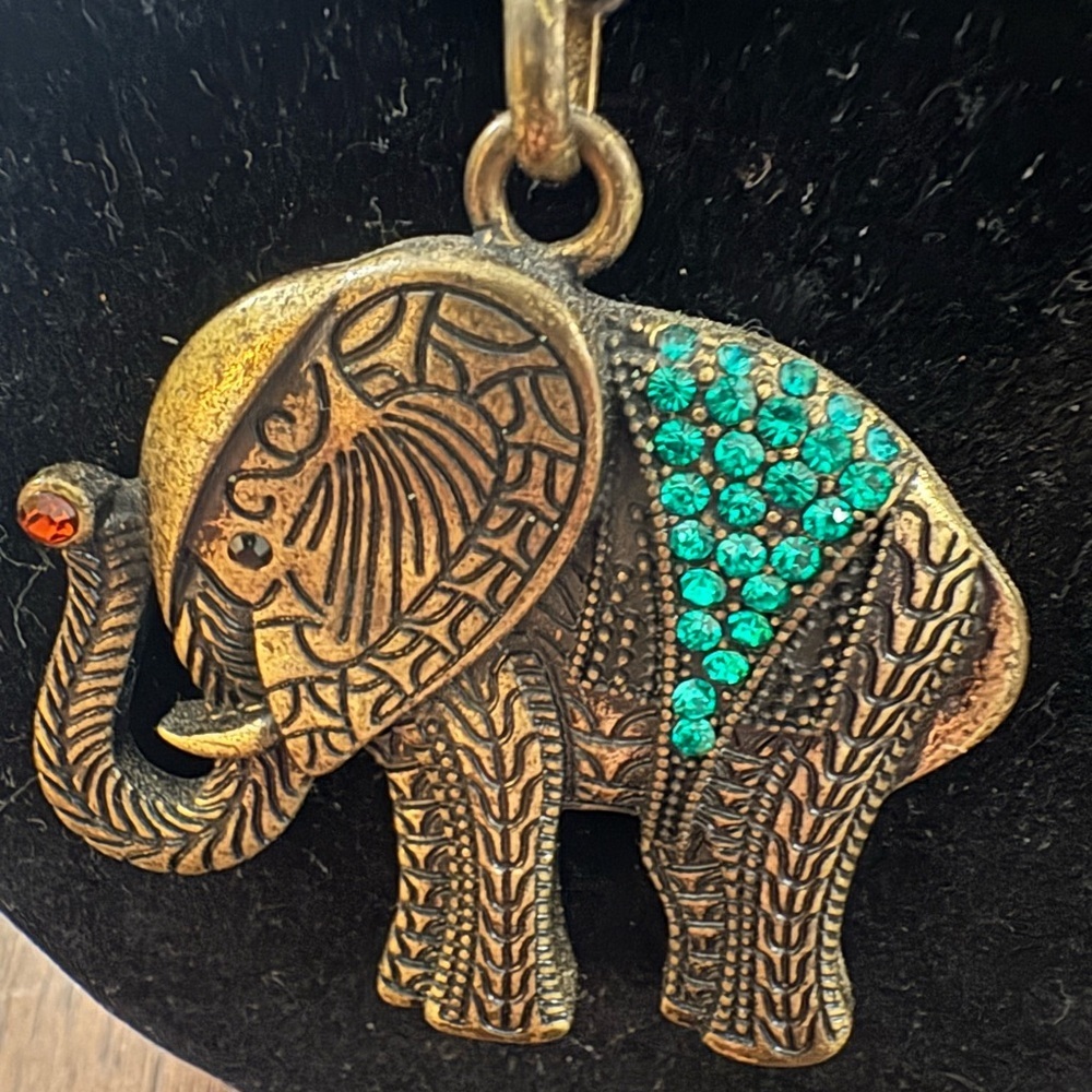 vintage Bronze Elephant Pendant with Blue Rhinestones Chain Necklace 17” - Picture 3 of 3